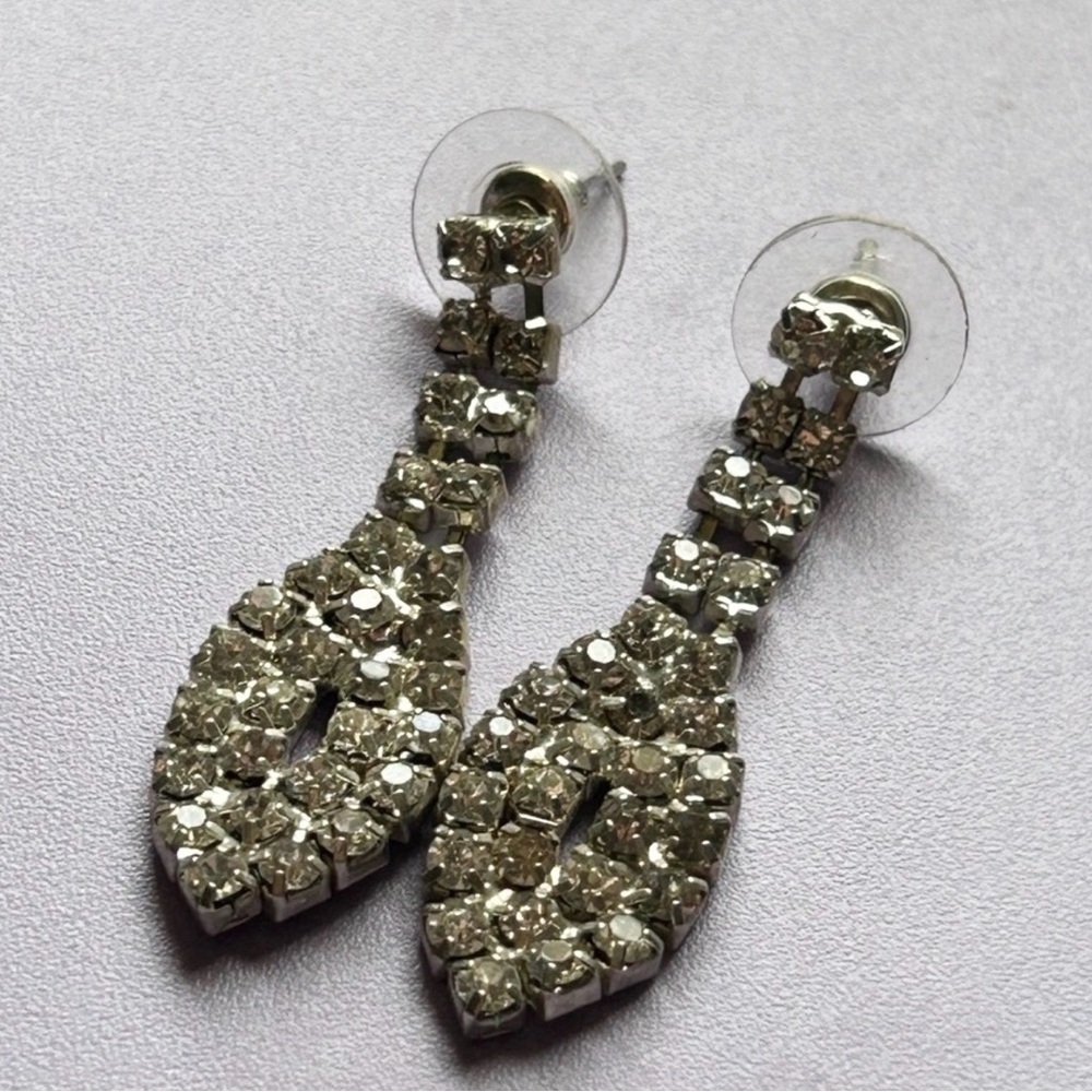 Vintage Rhinestone Dangle Earrings Marquise Silver Tone Glam Earrings - Picture 5 of 7